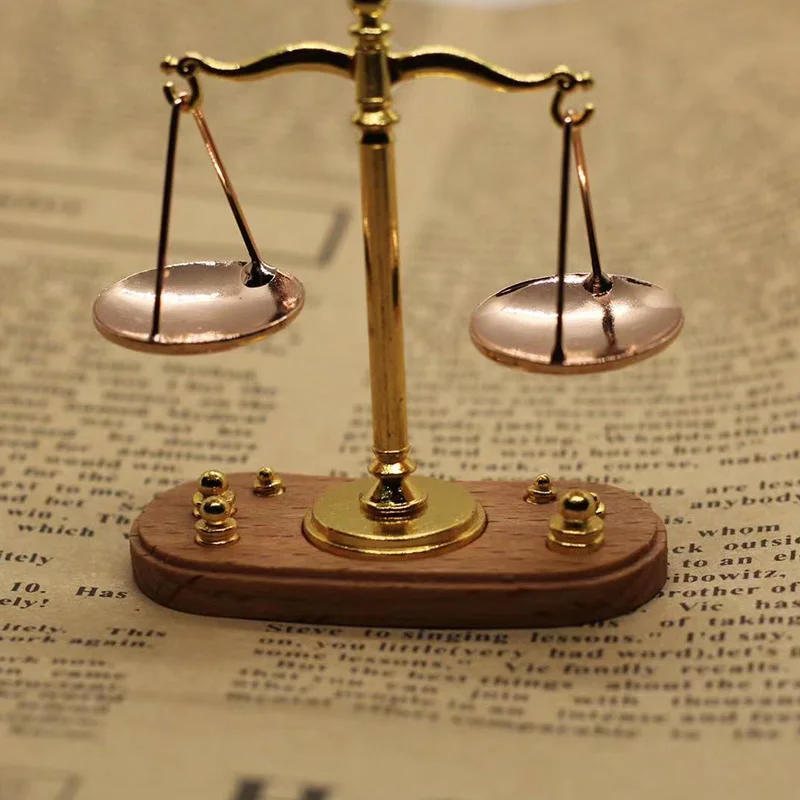 Mini Vintage Balance Scales Ornament Miniature Accessories Metal Antique Justice Scale Model Exquisite Home Decoration Kids Gift - Image 2